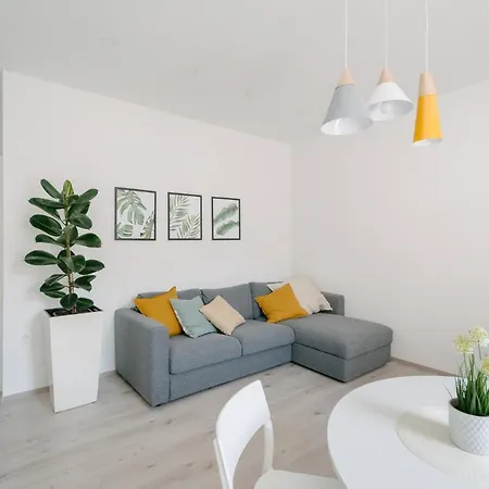 Fresh - Parking Included