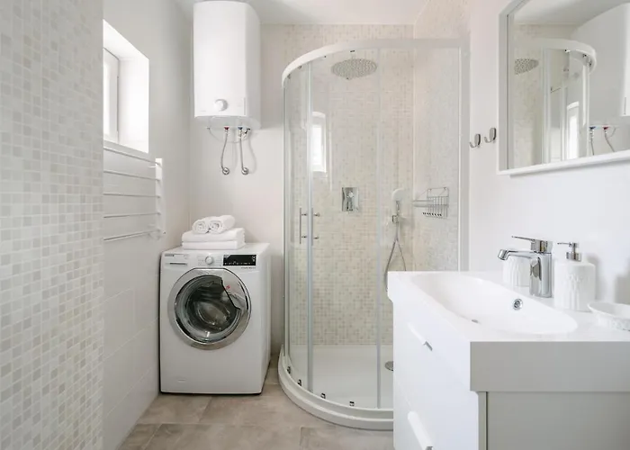 Fresh - Parking Included * Изола