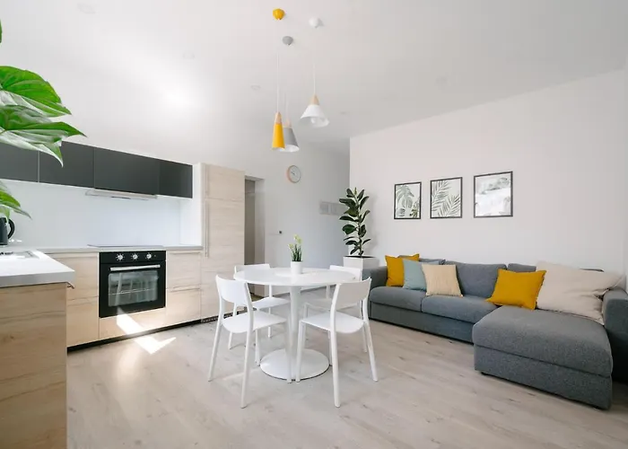 Апартаменты Fresh - Parking Included *