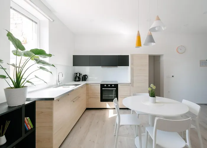 Fresh - Parking Included * Изола